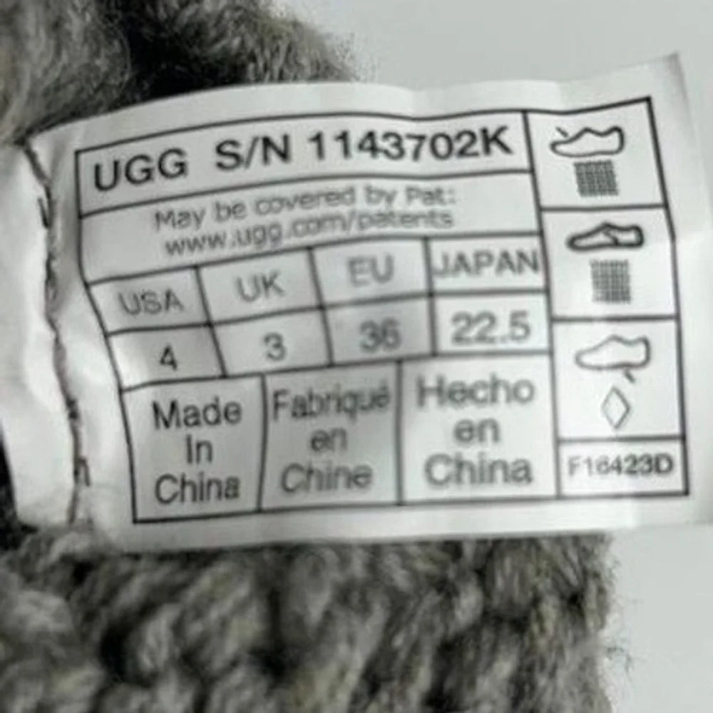 UGG Size 4 Girls‎ Classic Cardy Cable Knit Boots Sweater Side Zip Cardi Kids